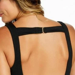 Raisins Ribbed Summer Halter Top In Black Y710282-BLK